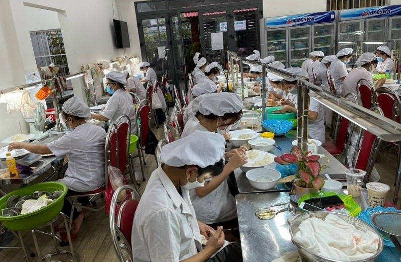 Nghề nuôi chim yến tại Việt Nam phát triển mạnh trong vài năm gần đây nhưng hầu hết đều là tự phát.