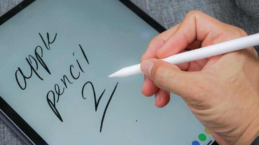 Máy tính bảng tích hợp bút cảm ứng "vạn năng", chọn mua mẫu nào để được tặng kèm