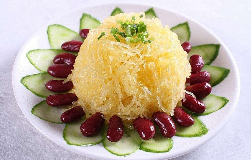 Nhiều món ăn được chế biến từ bí mỳ sợi.