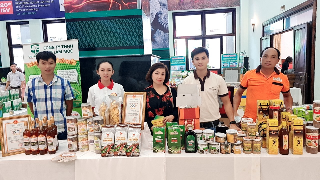 Đắk Nông tổ chức hội nghị kết nối cung cầu - xúc tiến thương mại xúc tiến thương mại với các địa phương Đắk Nông tổ chức hội nghị kết nối cung cầu - xúc tiến thương mại xúc tiến thương mại với các địa phương