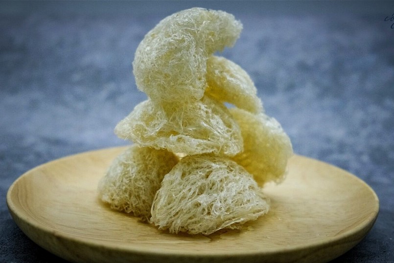 Hiện tại, trên thị trường thành phố Rạch Giá, tổ yến thô có giá 15-25 triệu đồng/kg, sản phẩm tổ yến tinh qua sơ chế 28-45 triệu đồng/kg. Hiện tại, trên thị trường thành phố Rạch Giá, tổ yến thô có giá 15-25 triệu đồng/kg, sản phẩm tổ yến tinh qua sơ chế 28-45 triệu đồng/kg.