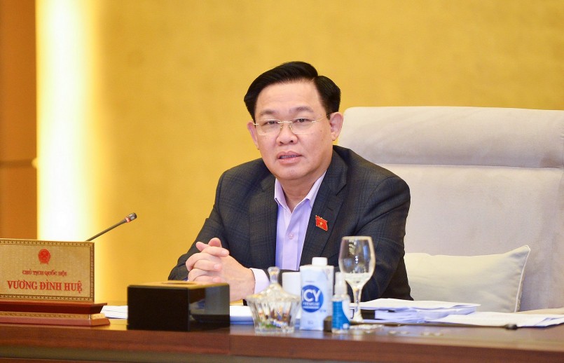 Chủ tịch Quốc hội Vương Đình Huệ điều hành phiên họp