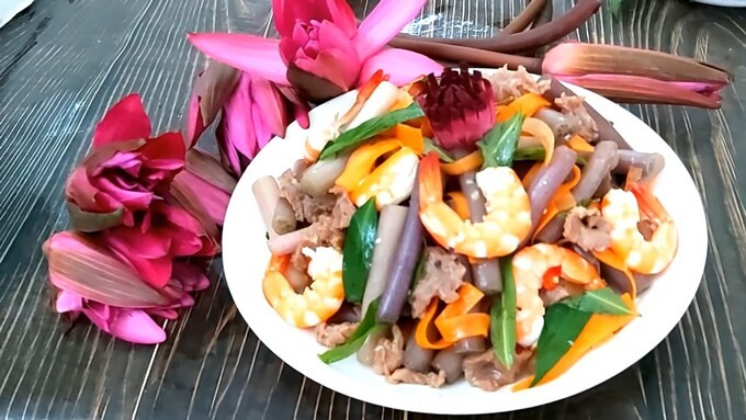 Thân bông súng nấu canh chua