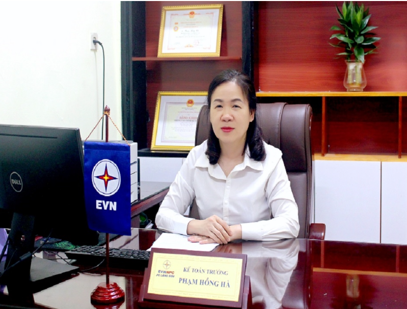 Chị Phạm Hồng Hà - Kế toán trưởng Công ty Điện lực Lạng Sơn công tác trong ngành Điện lực đến nay đã được gần 30 năm, luôn được anh chị em đồng nghiệp quý mến, tin yêu; Lãnh đạo công ty tin tưởng và tín nhiệm Chị Phạm Hồng Hà - Kế toán trưởng Công ty Điện lực Lạng Sơn công tác trong ngành Điện lực đến nay đã được gần 30 năm, luôn được anh chị em đồng nghiệp quý mến, tin yêu; Lãnh đạo công ty tin tưởng và tín nhiệm