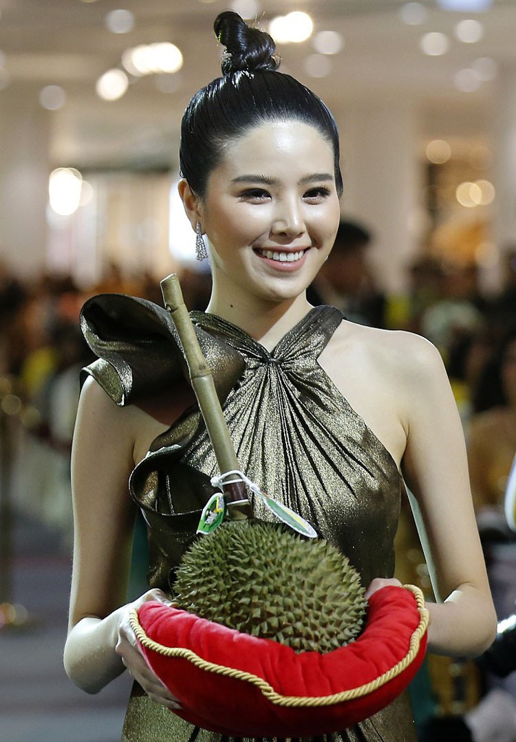 Quả sầu riêng được đưa đấu giá và lập kỉ lục thế giới với mức giá 48.000 USD (hơn 1,1 tỷ đồng)