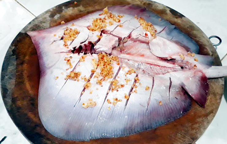 Loại hạt rụng đầy rừng không ai nhặt, giờ là đặc sản bổ dưỡng có giá 400.000 đồng/kg