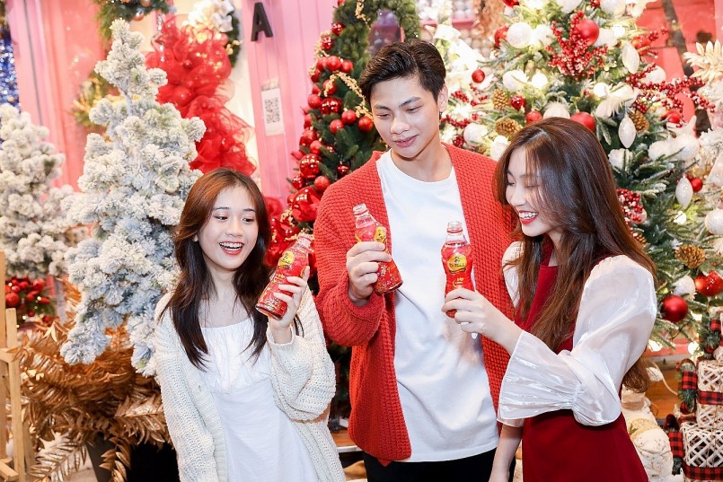 Thanh nhiệt cơ thể mỗi ngày với Trà Dr Thanh để có outfit lung linh chào đón Giáng sinh và năm mới.