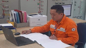 Người công nhân trao gửi những yêu thương thầm lặng