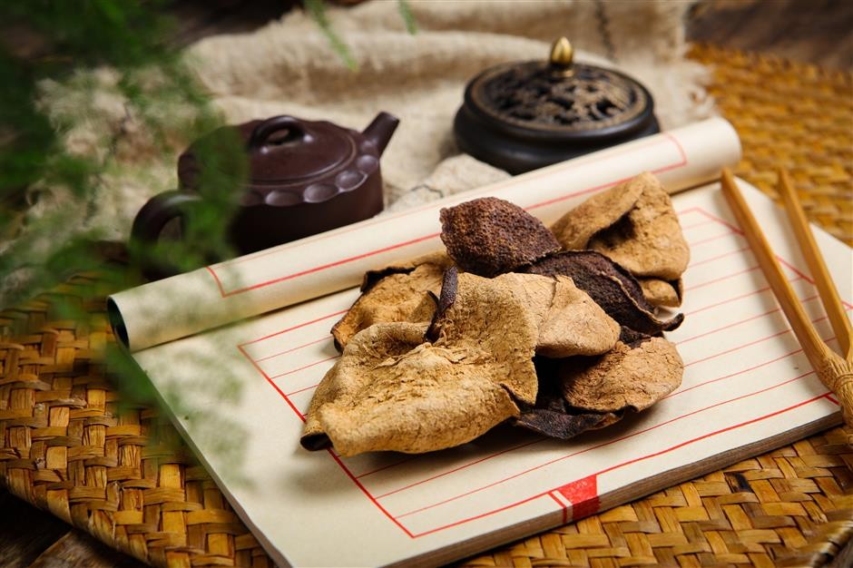 Thứ vỏ bỏ đi đem phơi khô không ngờ thành đặc sản “quý hơn vàng”