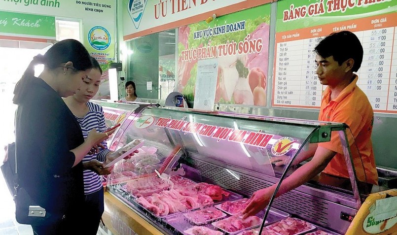 Nhu cầu tiêu thụ tăng cao, người chăn nuôi khó tái đàn, Tết này có thiếu thịt heo?