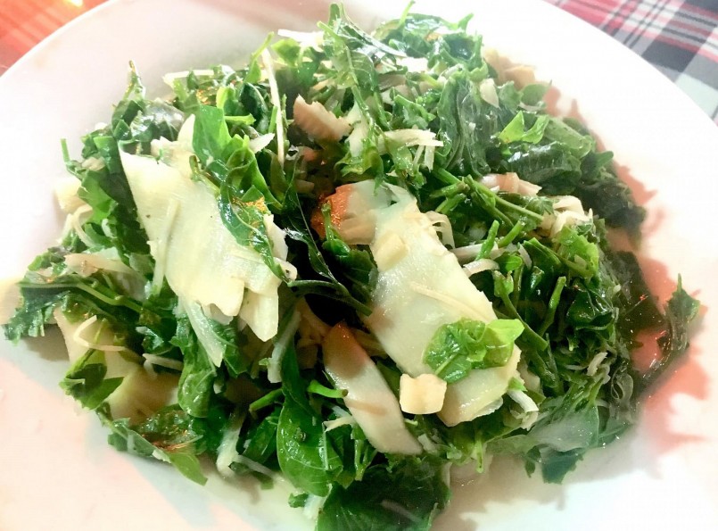 Theo các chủ nhà hàng chế biến, rau mít rừng rất lành, cả người lớn, trẻ em đều dùng được.