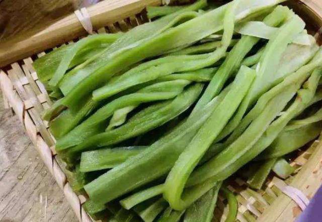 Những loại rau dại xưa nhà nghèo mới ăn, nay đi chuyên cơ ra phố thành đặc sản đắt hơn thịt lợn