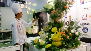 Chim bay, phượng múa được “biến hóa” sống động từ trái cây