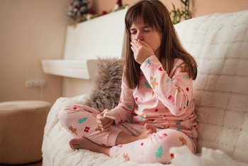 Ho khan tức ngực là bị bệnh gì, có nguy hiểm không