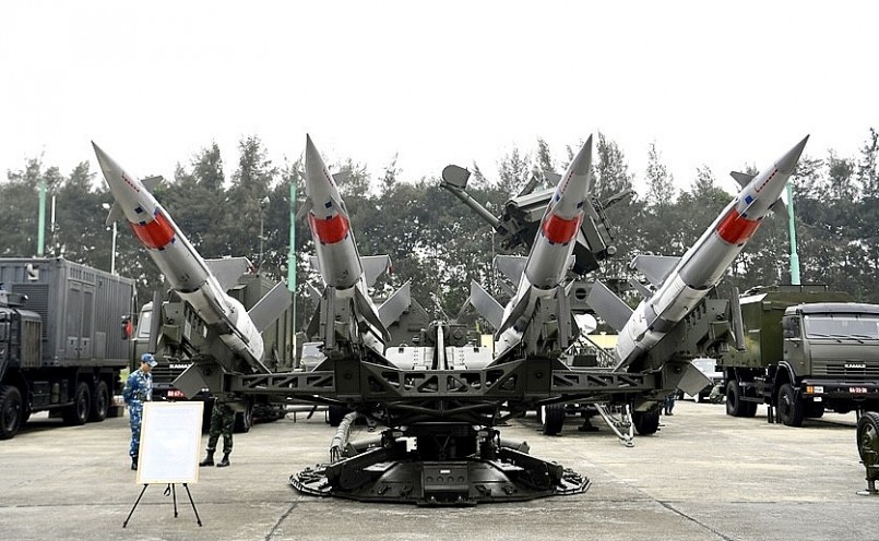 Các phương tiện chiến đấu, giải pháp công nghệ, vũ khí trưng bày tại không gian ngoài trời. Ảnh: VGP Các phương tiện chiến đấu, giải pháp công nghệ, vũ khí trưng bày tại không gian ngoài trời. Ảnh: VGP