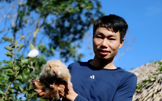 Bình quân mỗi năm anh Nhâm bán dúi giống và thương phẩm được khoảng hơn 300 triệu đồng