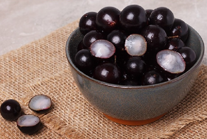 Loại quả nhìn giống trân châu đen có gì đặc biệt khiến tín đồ “cuồng” đến vậy?