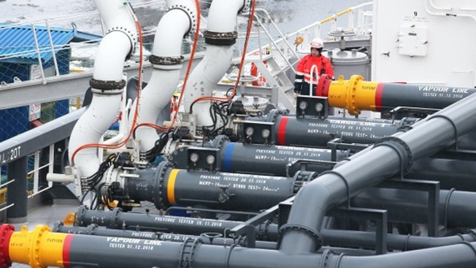 Dầu thô bị áp giá trần, Nga có thể vẫn thắng G7 trong cuộc chiến năng lượng