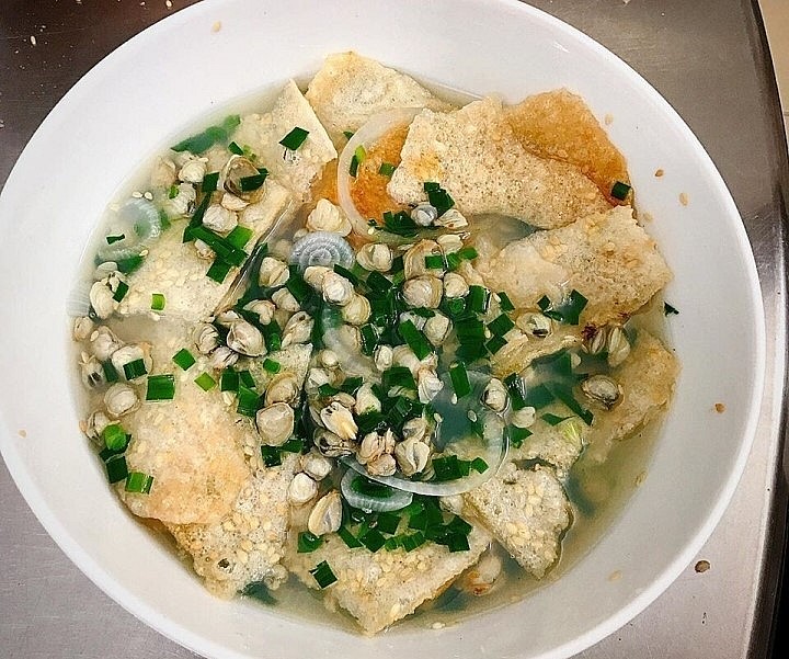 Nếu có may mắn được đến Quảng Ngãi vào đúng mùa don, du khách hãy tranh thủ thưởng thức món ăn đặc biệt này. 