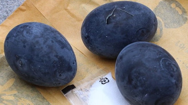 Loại trứng gà đen như "hòn than" được bán 200 nghìn/quả có gì đặc biệt?