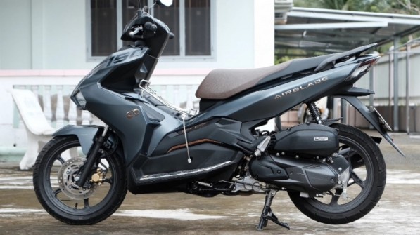 Giá  xe máy Honda Air Blade 2023 giữa  tháng 12/2022