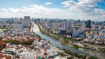 Nhiều ngành lao đao theo bất động sản