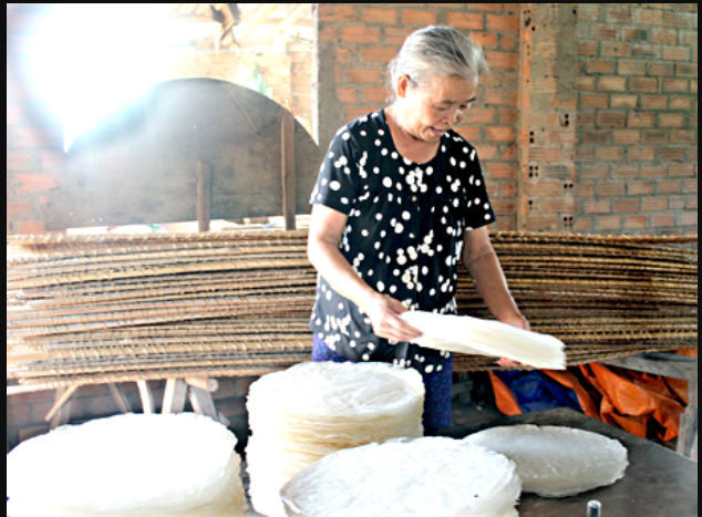 Loại bánh dai, nướng thơm, ăn giòn có gì đặc biệt mà là đặc sản nổi tiếng Tây Ninh