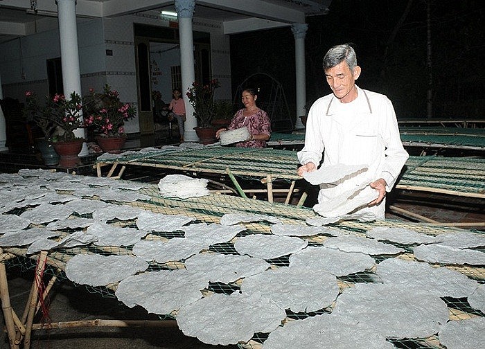 Loại bánh dai, nướng thơm, ăn giòn có gì đặc biệt mà là đặc sản nổi tiếng Tây Ninh