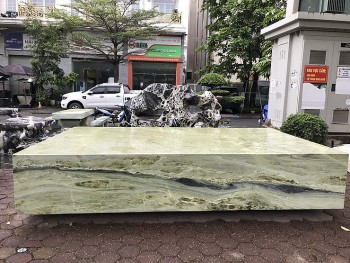 Sập đá bằng ngọc nằm mát hơn điều hoà được phát giá 1 tỷ đồng, khách mua nườm nượp nhưng gia chủ chưa gật đầu