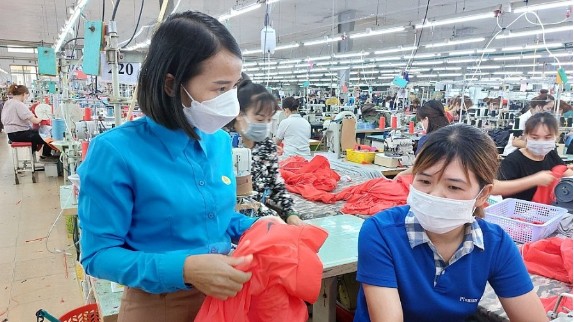 Thủ tướng chỉ đạo các biện pháp ổn định, phát triển thị trường lao động, chăm lo đời sống người lao động