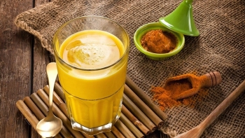 Lưu ý khi sử dụng tinh bột nghệ, tránh biến "thần dược" hoá "độc dược"