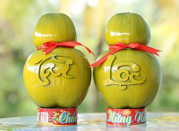 Loại quả dân dã được “hô biến” thành hồ lô in chữ, 500.000 đồng/quả vẫn “cháy hàng” dịp Tết
