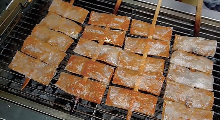 Chả lụi nướng than hồng Chả lụi nướng than hồng