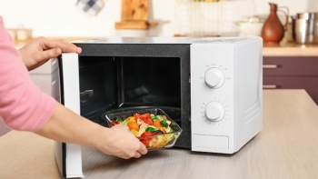 7 loại thực phẩm ăn khi còn nóng thì tốt nhưng cẩn trọng khi đun đi đun lại