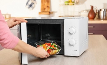 7 loại thực phẩm ăn khi còn nóng thì tốt nhưng cẩn trọng khi đun đi đun lại