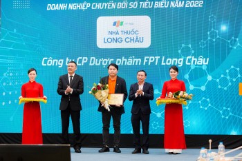 FPT Long Châu là chuỗi nhà thuốc đầu tiên của Việt Nam được vinh danh doanh nghiệp chuyển đổi số tiêu biểu năm 2022
