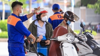 Giá xăng tăng thêm hơn 300 đồng/lít