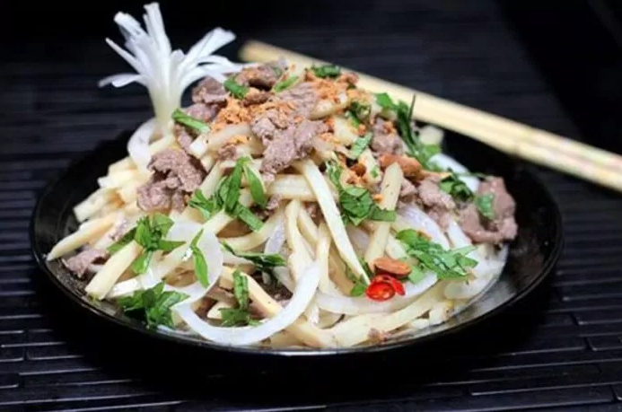 Măng đắng xào lá lốt