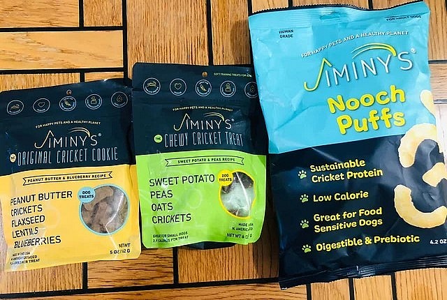 Các sản phẩm snack có sử dụng bột dế của Cricket One.