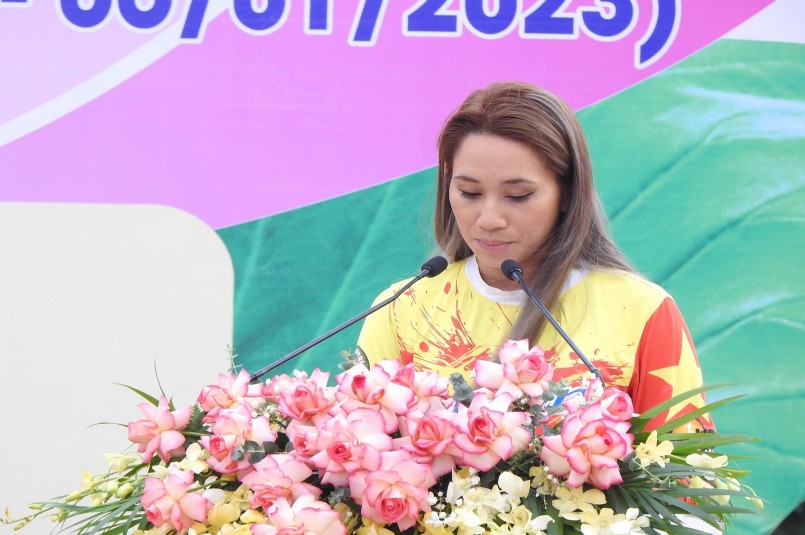 Đại diện Nhãn hàng Number 1 – Vũ Phương Thanh chia sẻ tại buổi lễ khai mạc Đại diện Nhãn hàng Number 1 – Vũ Phương Thanh chia sẻ tại buổi lễ khai mạc