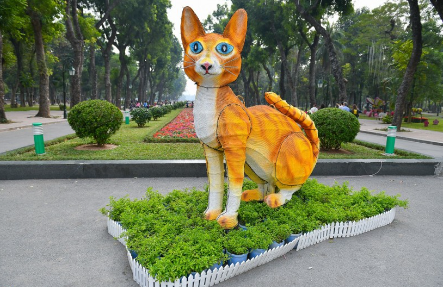 "Cười xỉu" với dàn linh vật mèo mừng Tết Quý Mão 2023 khắp nơi tại Việt Nam