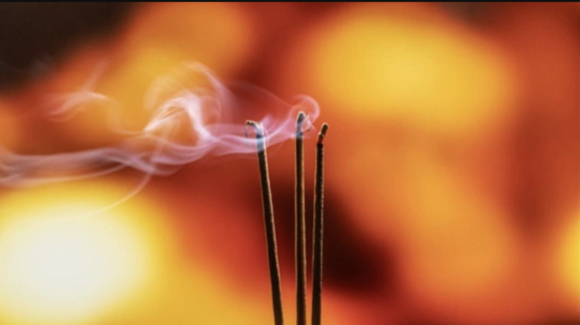 Cách thắp hương dịp cuối năm để bày tỏ lòng thành với tổ tiên, lưu ý điều này nếu không muốn phạm đại kỵ