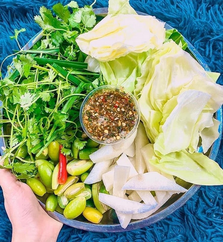 Đặc sản gì vừa chua vừa chát, cuốn bắp cải chấm chẩm chéo thì ngon khỏi bàn