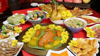 Mê mẩn với mâm cỗ cúng ông Công ông Táo chỉ làm trong 2 tiếng của bà mẹ 8X