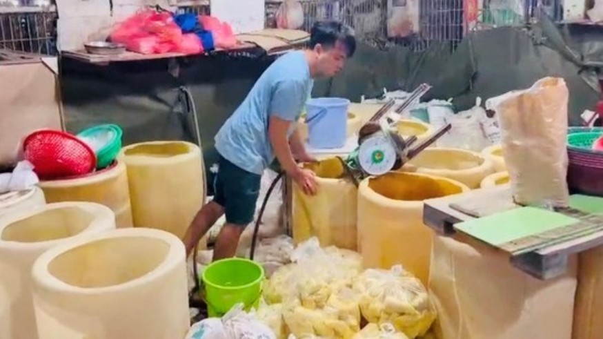 TPHCM: Phát hiện 3 cơ sở dùng hóa chất để tẩy trắng măng, ngó sen