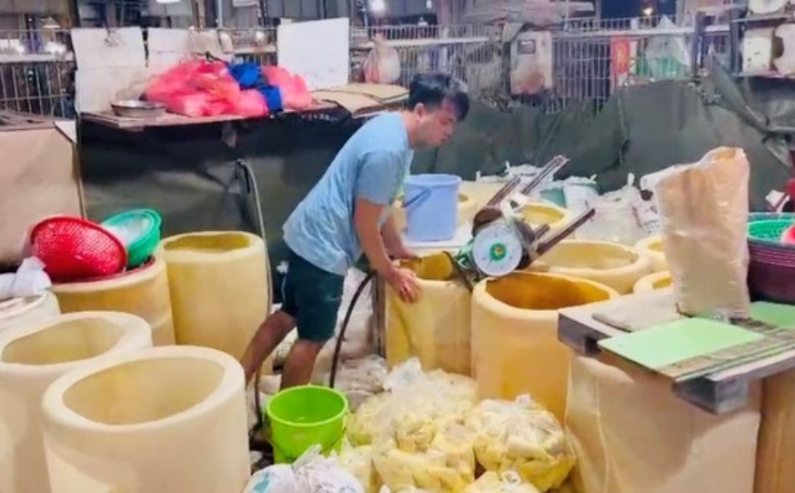 TPHCM: Phát hiện 3 cơ sở dùng hóa chất để tẩy trắng măng, ngó sen