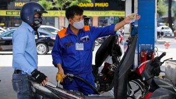 Sẽ lùi lịch điều chỉnh giá xăng vào 1/2