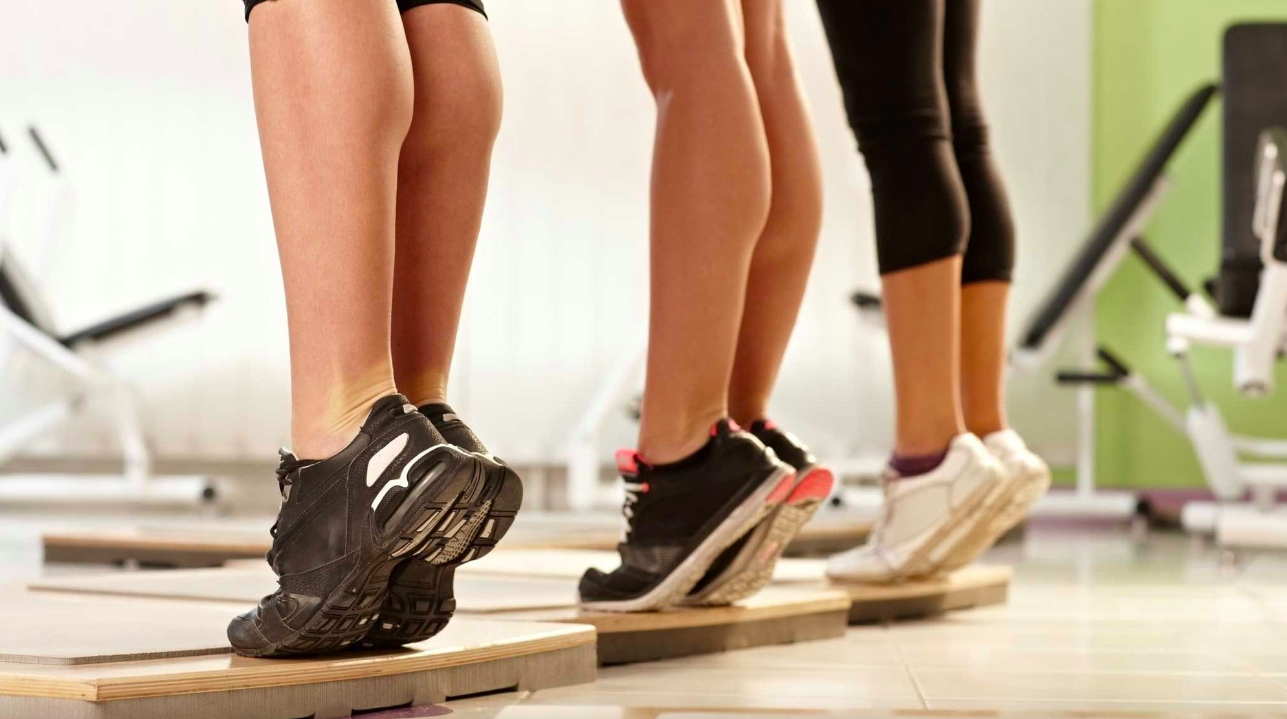 Muốn thoát khỏi đôi chân "to như cột đình" hãy rèn 7 thói quen đơn giản này