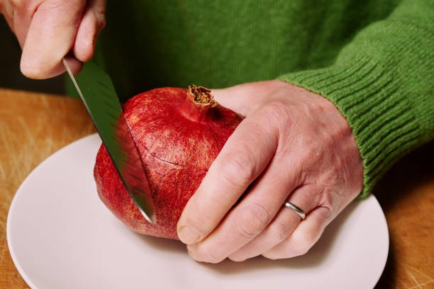 Ăn lựu đừng vội vứt vỏ, vỏ lựu có rất nhiều công dụng với sức khỏe