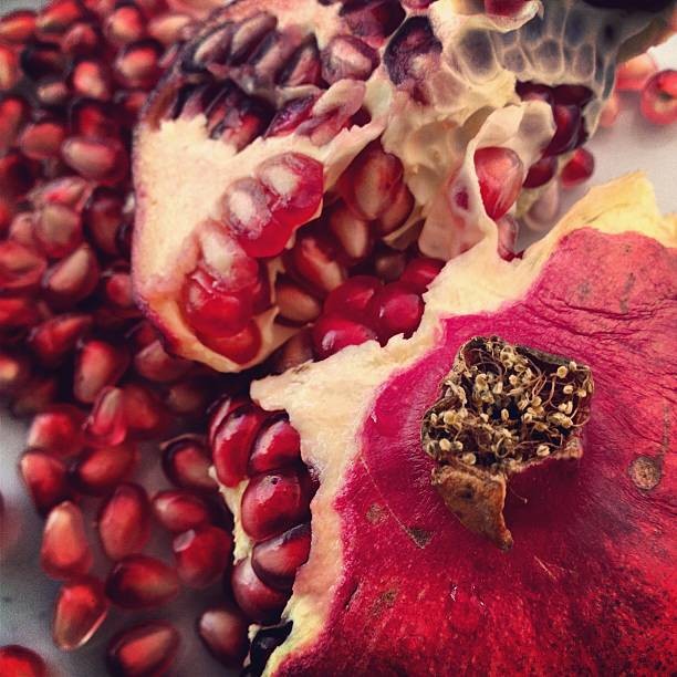 Ăn lựu đừng vội vứt vỏ, vỏ lựu có rất nhiều công dụng với sức khỏe